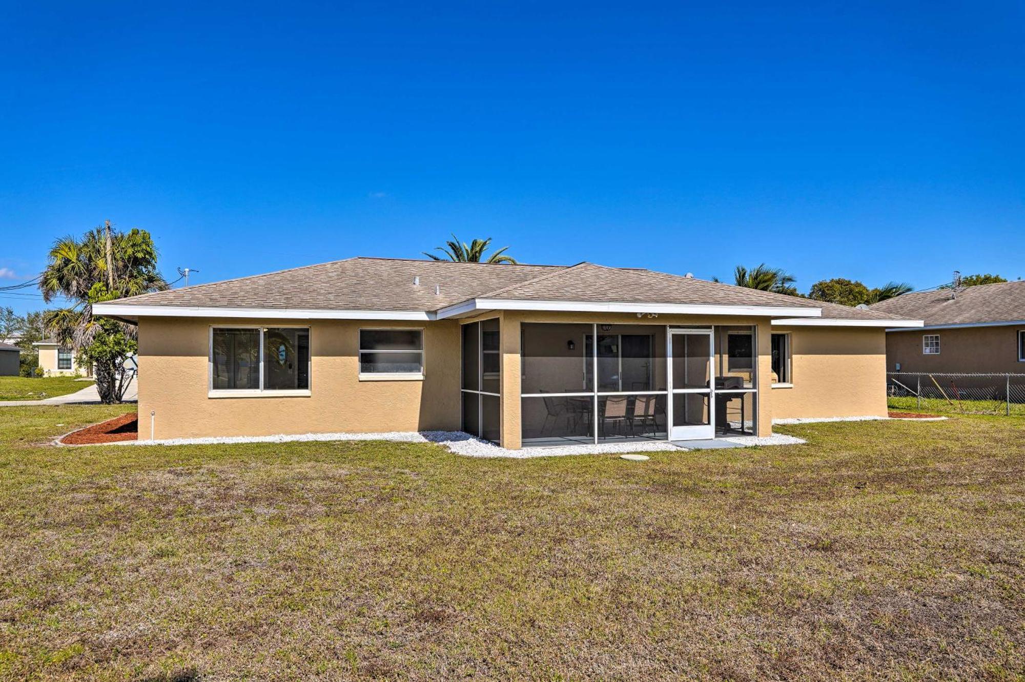 Lanai, Grill And Pets Welcome Cape Coral Home Exterior photo