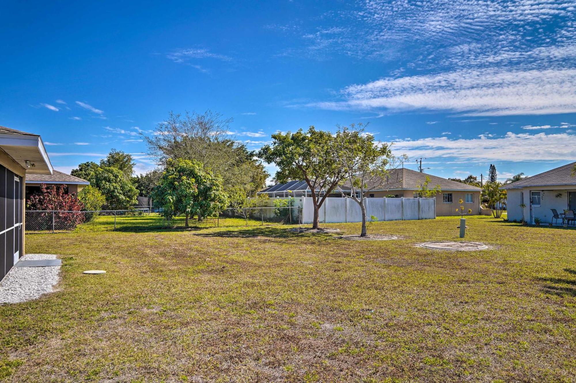 Lanai, Grill And Pets Welcome Cape Coral Home Exterior photo